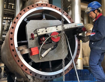 O que precisamos prestar atenção ao usar a máquina portátil para revestimento de flanges?