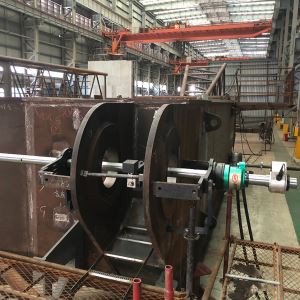 Máquina chata portátil para usinagem de tubos