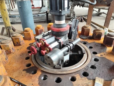 Reparo de ranhura do carburador RTJ usa máquina portátil de revestimento de flange